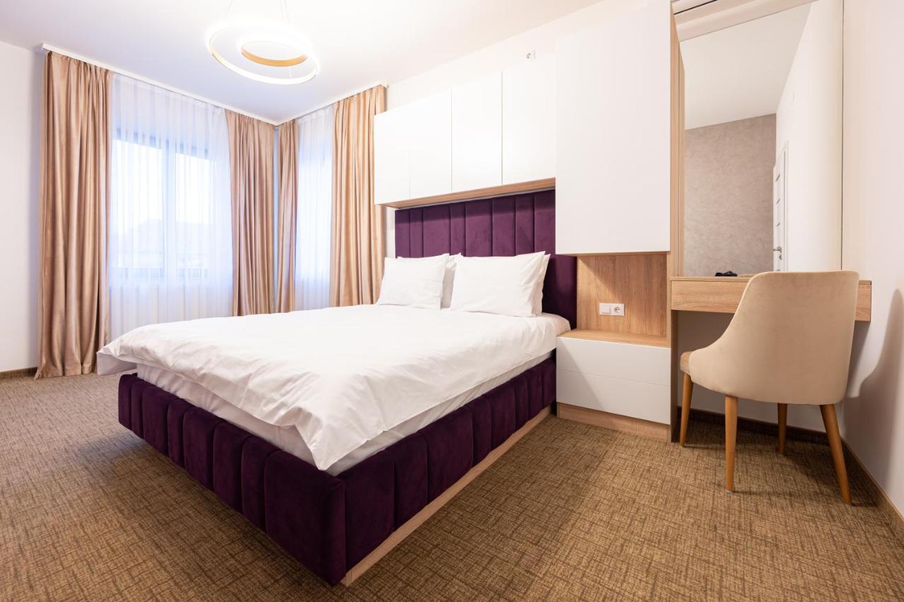 Klia Hotell Sînmartin Exteriör bild