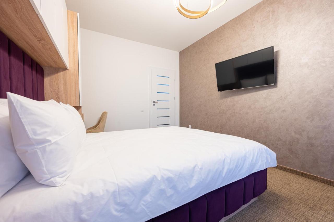 Klia Hotell Sînmartin Exteriör bild