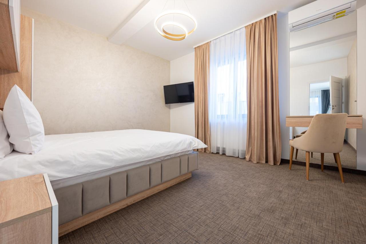 Klia Hotell Sînmartin Exteriör bild